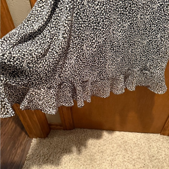 Danny & Nicole Elegant Black and White Patterned Dress - Picture 5 of 7